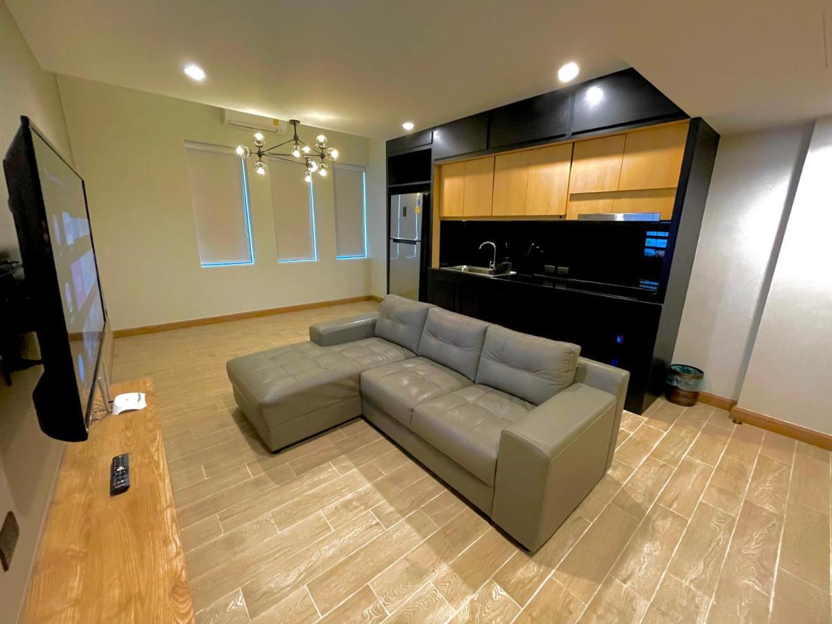 Room Actually Service Apartment Karon Exteriér fotografie