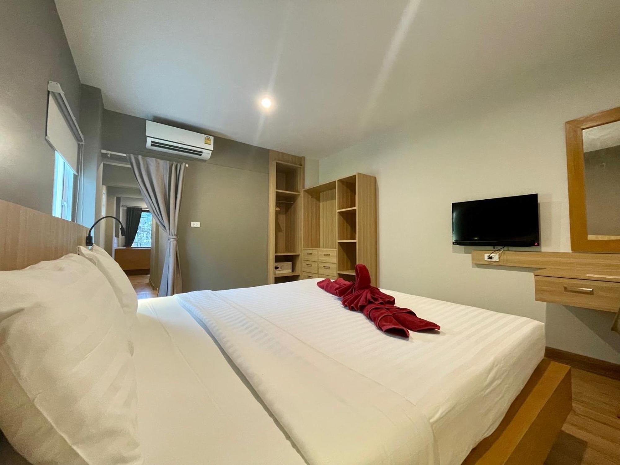 Room Actually Service Apartment Karon Exteriér fotografie