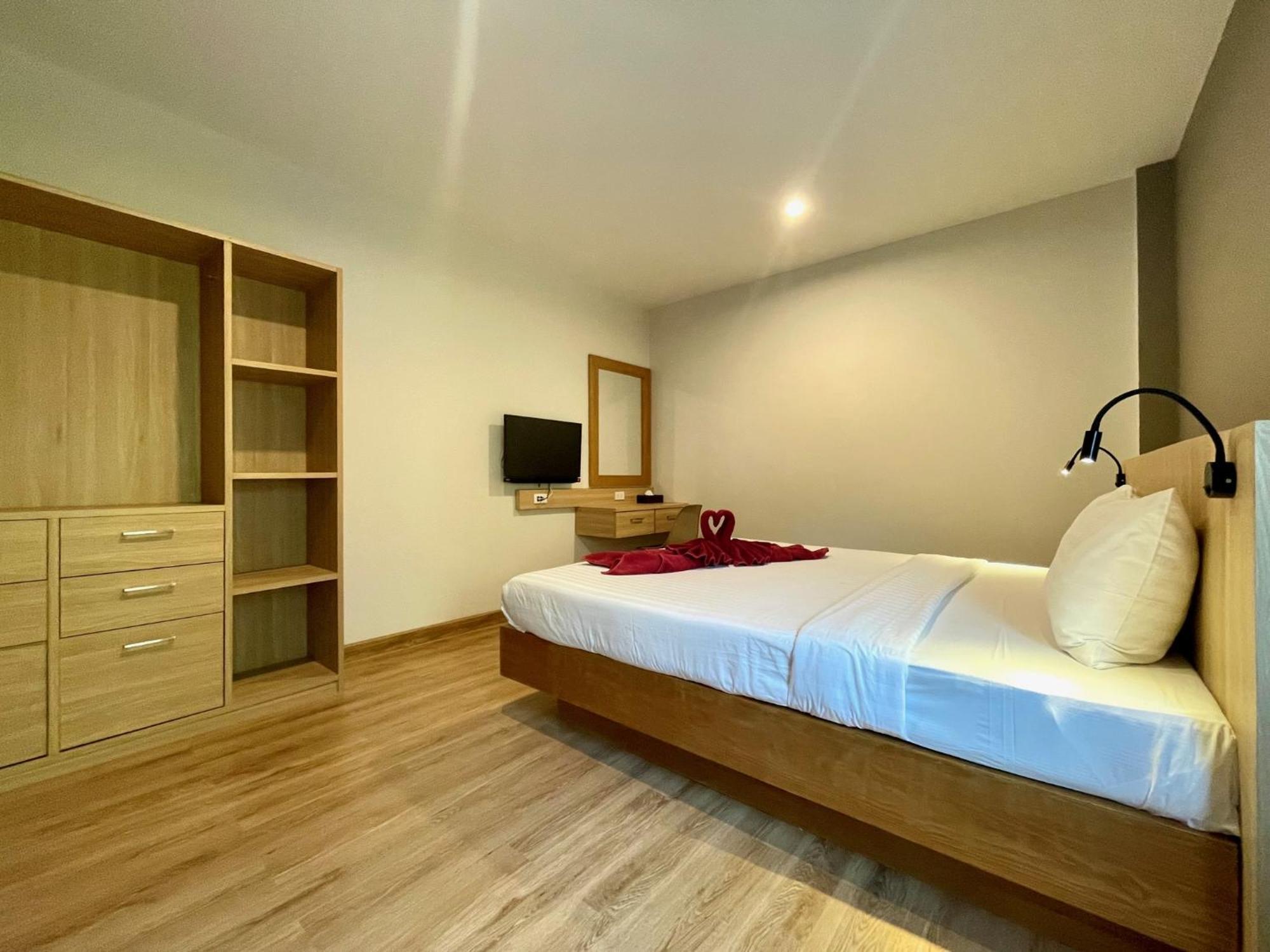 Room Actually Service Apartment Karon Exteriér fotografie